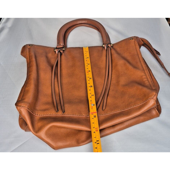 Universal Thread Goods Co. Tan Faux Leather Purse Handbag M Pockets Zip Closure - Picture 11 of 11